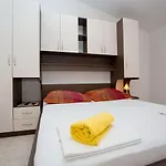 Dana Apartamento Makarska
