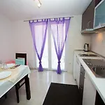 Dana Apartamento Makarska