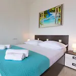 Dana Apartamento Makarska