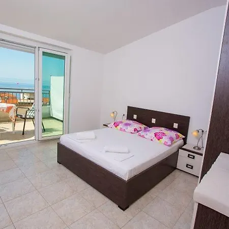 Apartment Dana Makarska