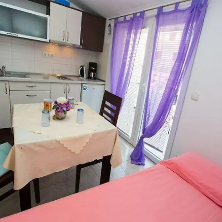 Apartment Dana *