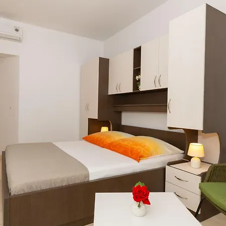 Dana Apartment