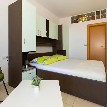 Apartament Dana *
