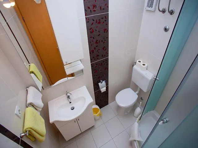 Dana Апартаменти *