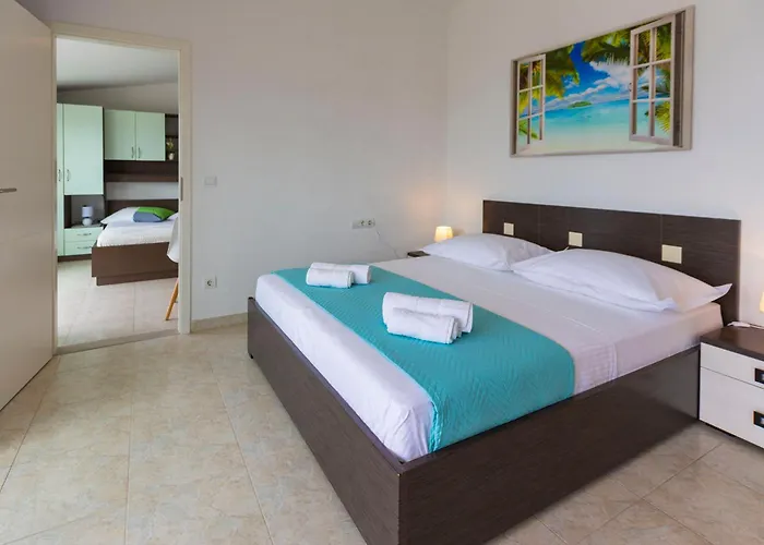 Апартаменти Dana *