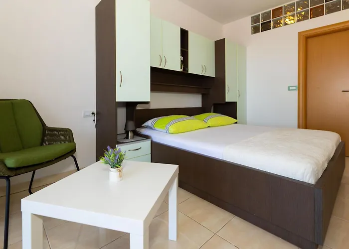 Dana Апартаменти