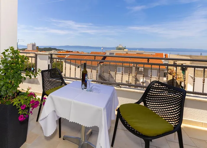 Dana * マカルスカ